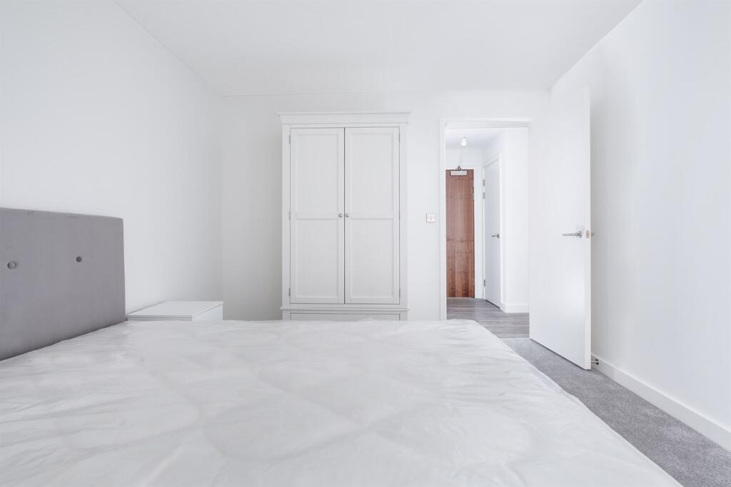 Additional image 10 of The Bank II, B16