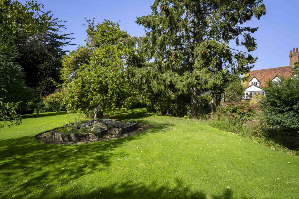 Additional image 24 of Pottersheath Road, Welwyn, AL6