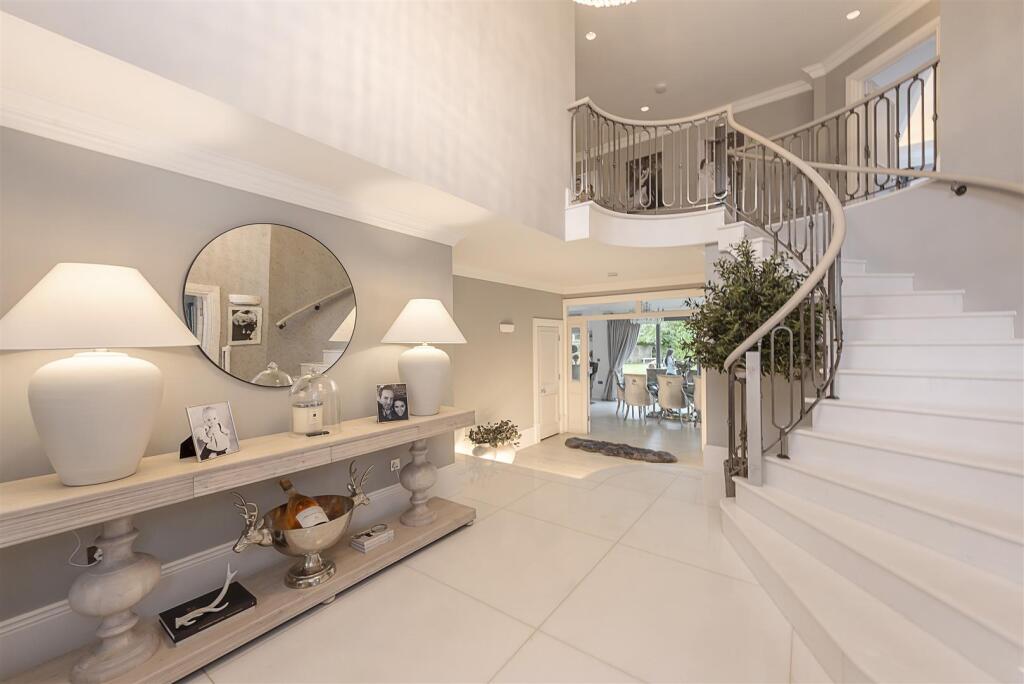 Additional image 4 of Hatching Green Close, Harpenden