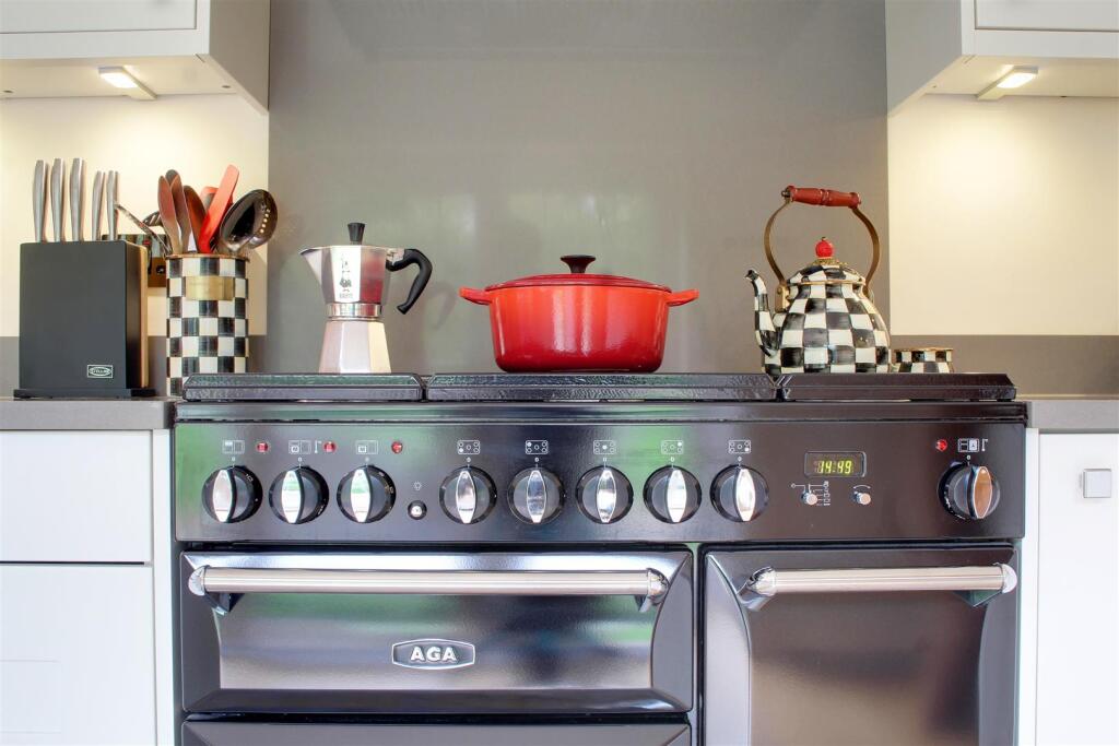 Additional image 42 of Moffats Lane, Brookmans Park