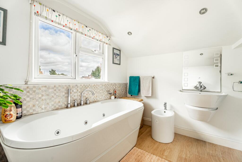 Additional image 13 of Broad Acre, Bricket Wood, St. Albans, Hertfordshire, AL2