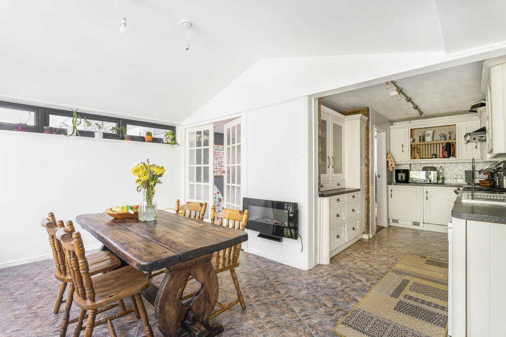 Additional image 3 of Broomhills, Welwyn Garden City, Hertfordshire, AL7