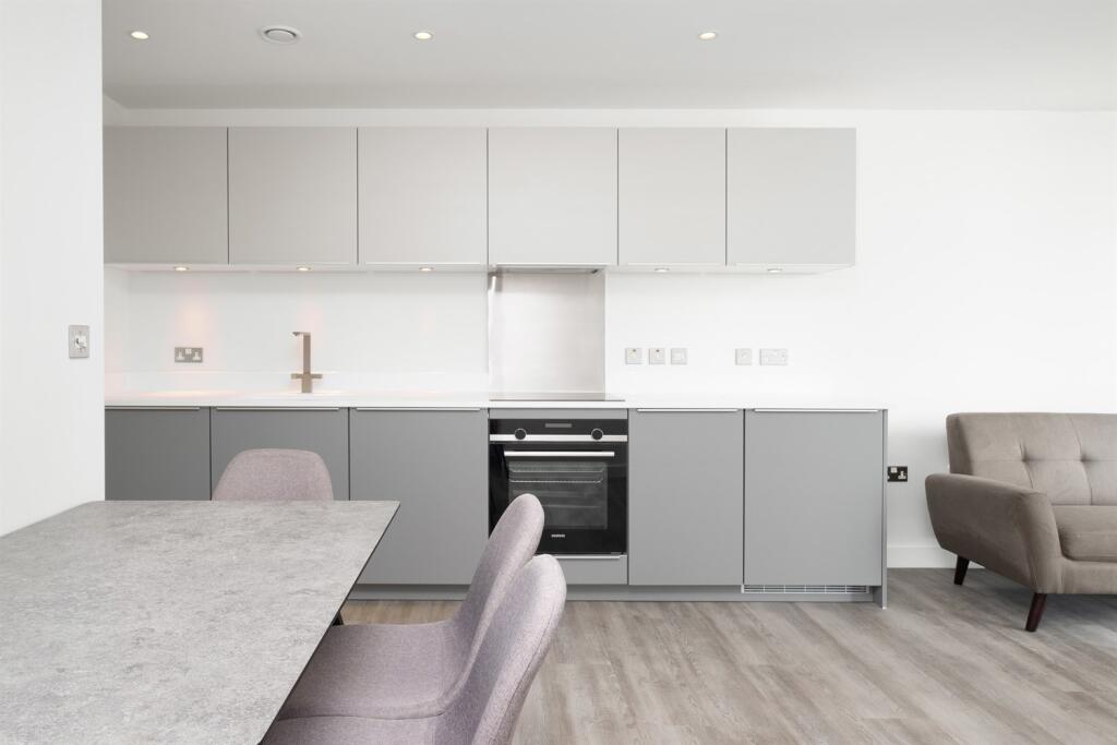 Additional image 5 of The Bank II, B16