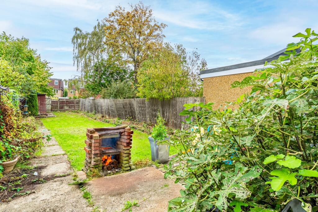 Additional image 8 of Wynchlands Crescent, St. Albans, Hertfordshire, AL4