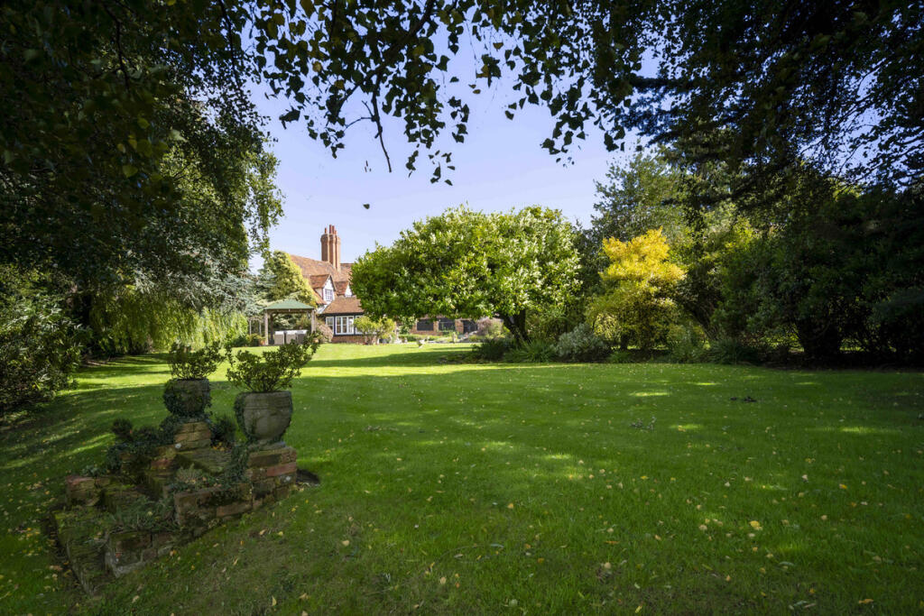 Additional image 23 of Pottersheath Road, Welwyn, AL6