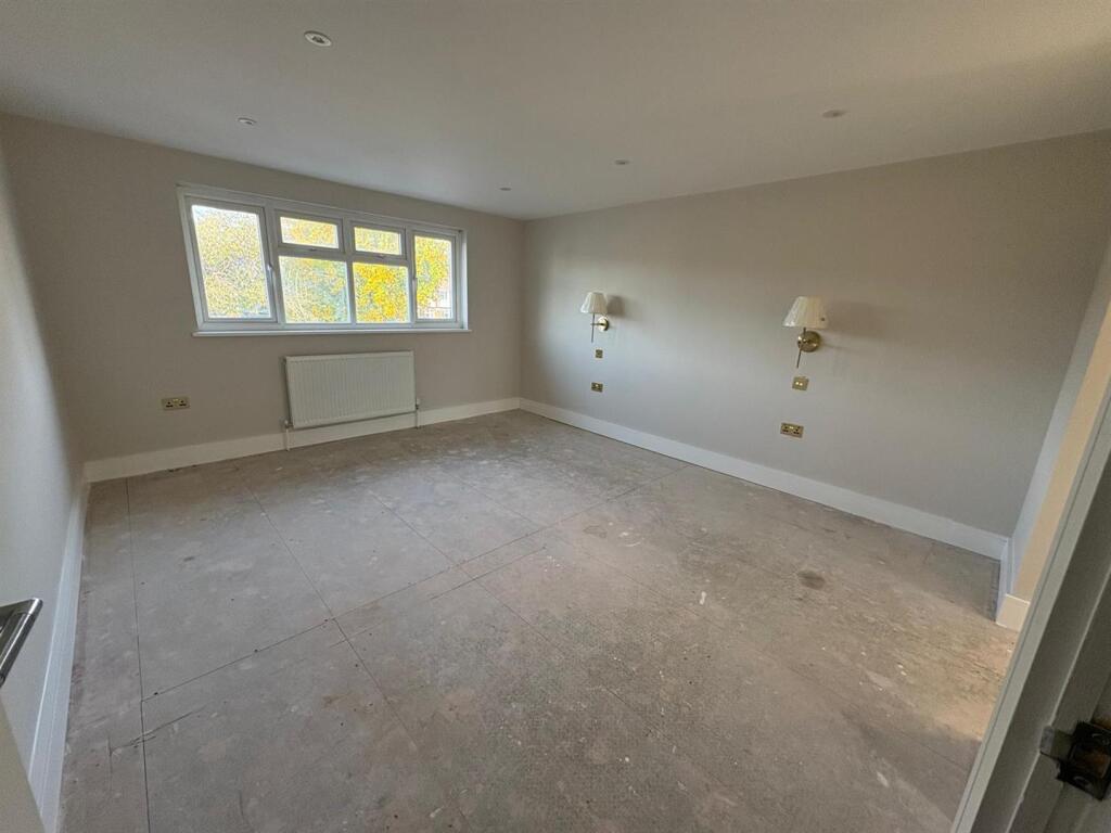 Additional image 9 of Wych Elms, Park Street, AL2