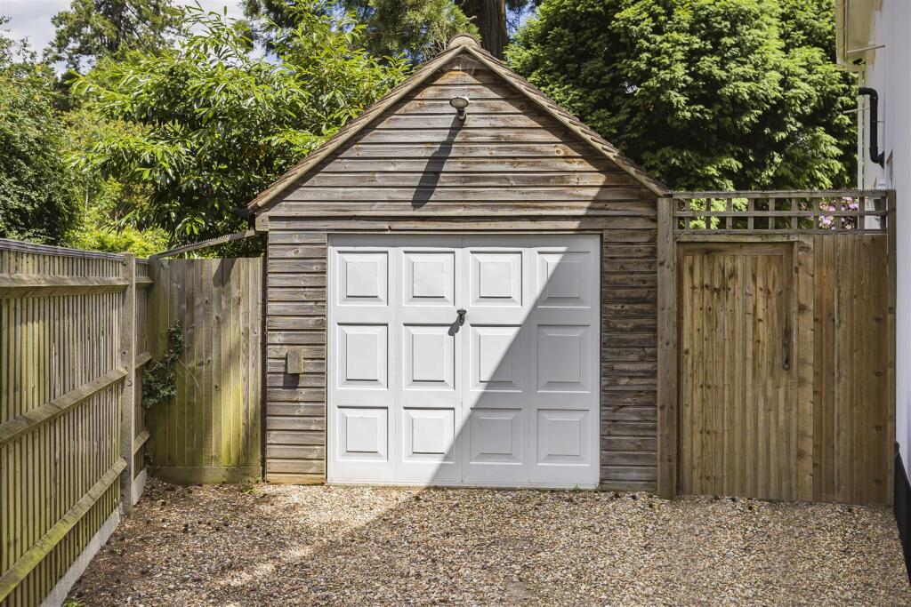 Additional image 12 of Pine Grove, Brookmans Park