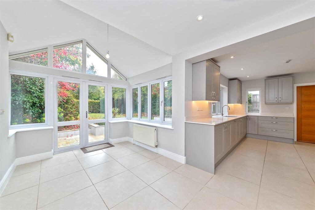 Additional image 2 of Sheppards Close, St Albans