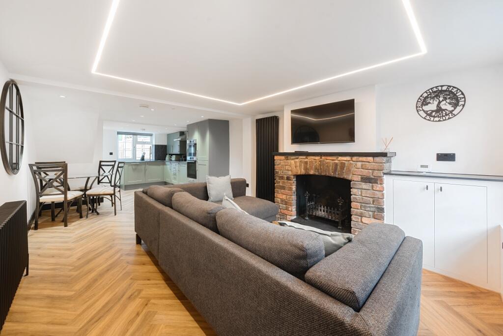 Primary image of High Street Redbourn AL3