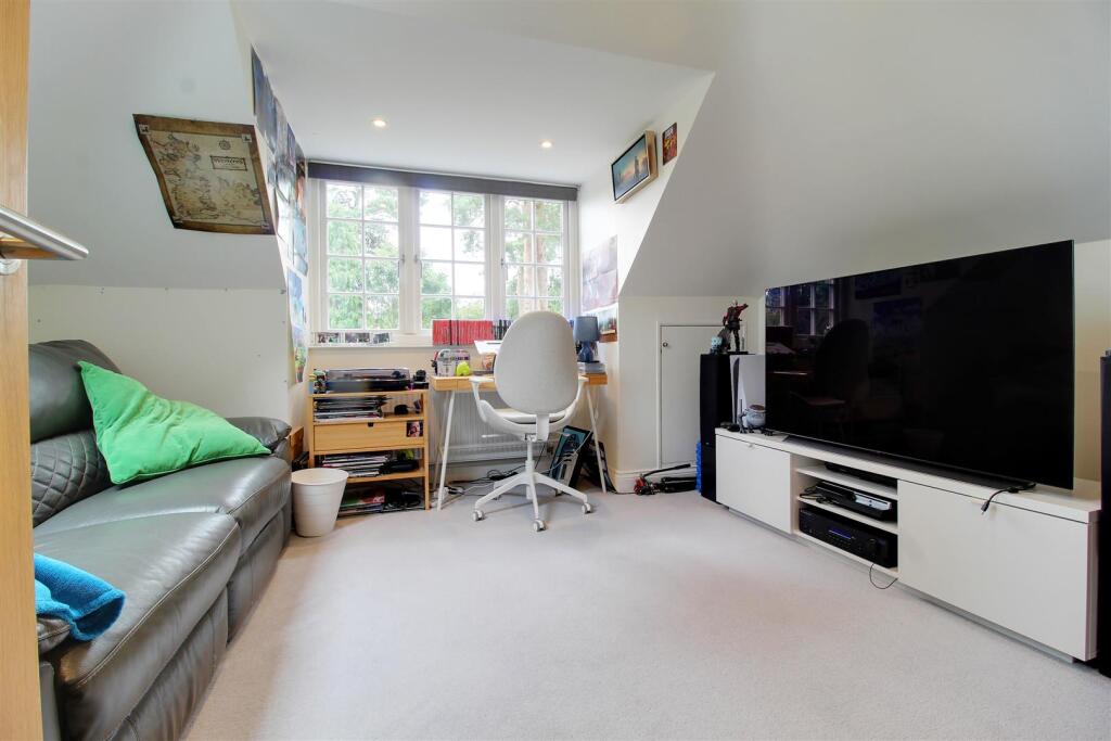 Additional image 51 of Pine Grove, Brookmans Park