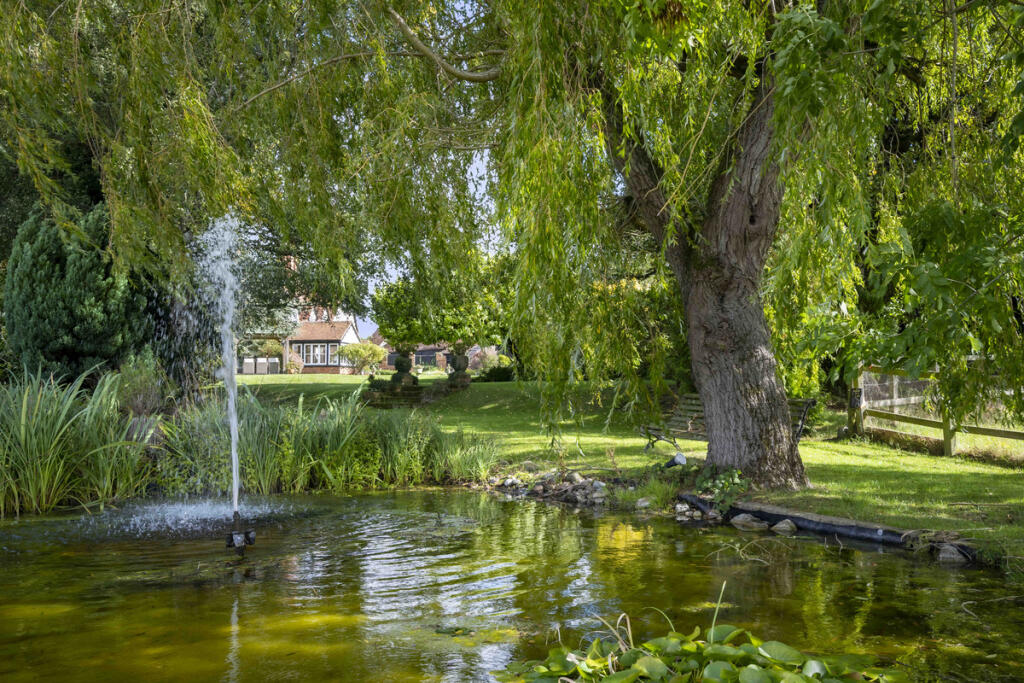 Additional image 25 of Pottersheath Road, Welwyn, AL6