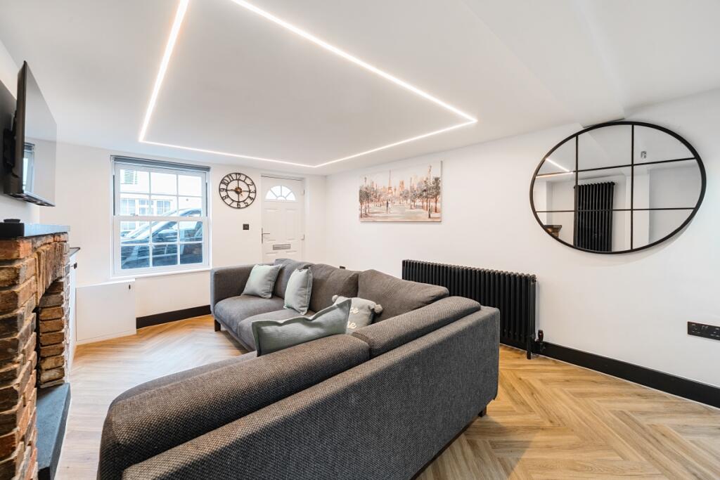 Additional image 4 of High Street Redbourn AL3