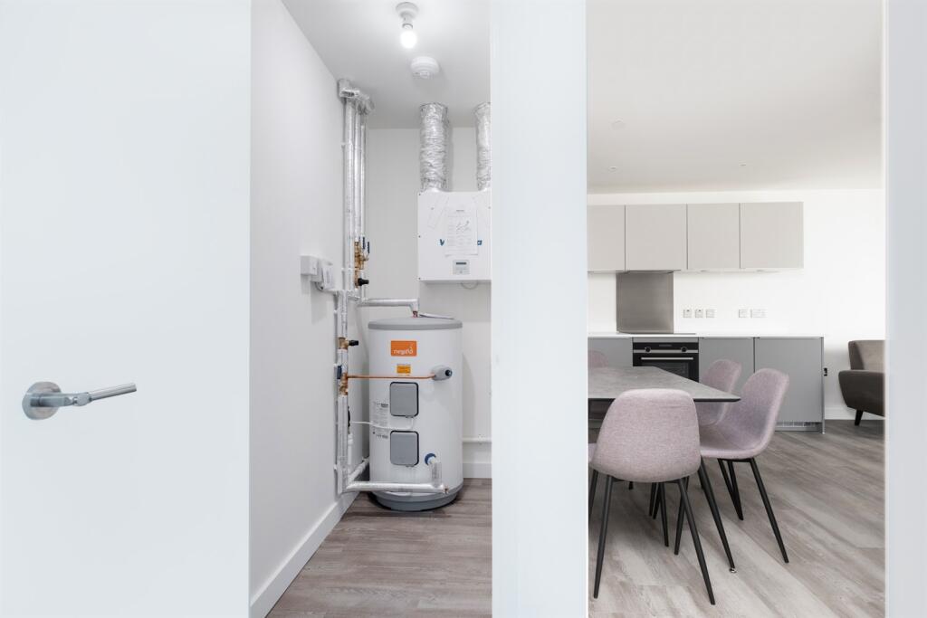 Additional image 11 of The Bank II, B16