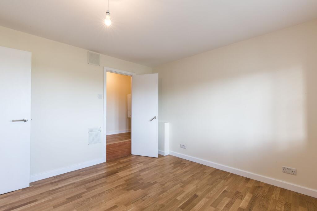 Additional image 7 of Stirling Way