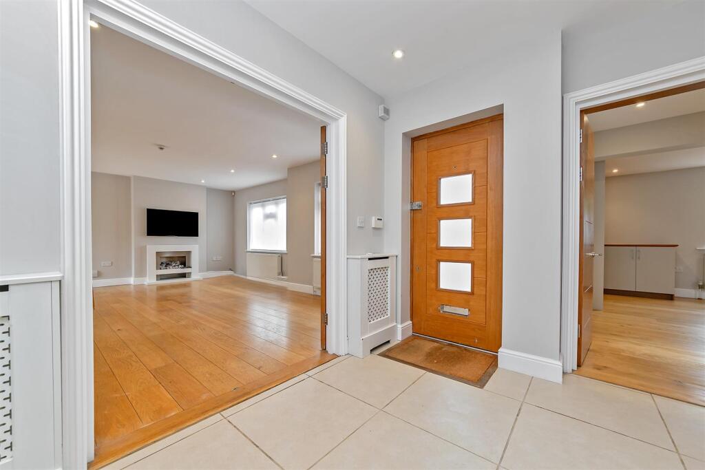 Additional image 7 of Sheppards Close, St Albans