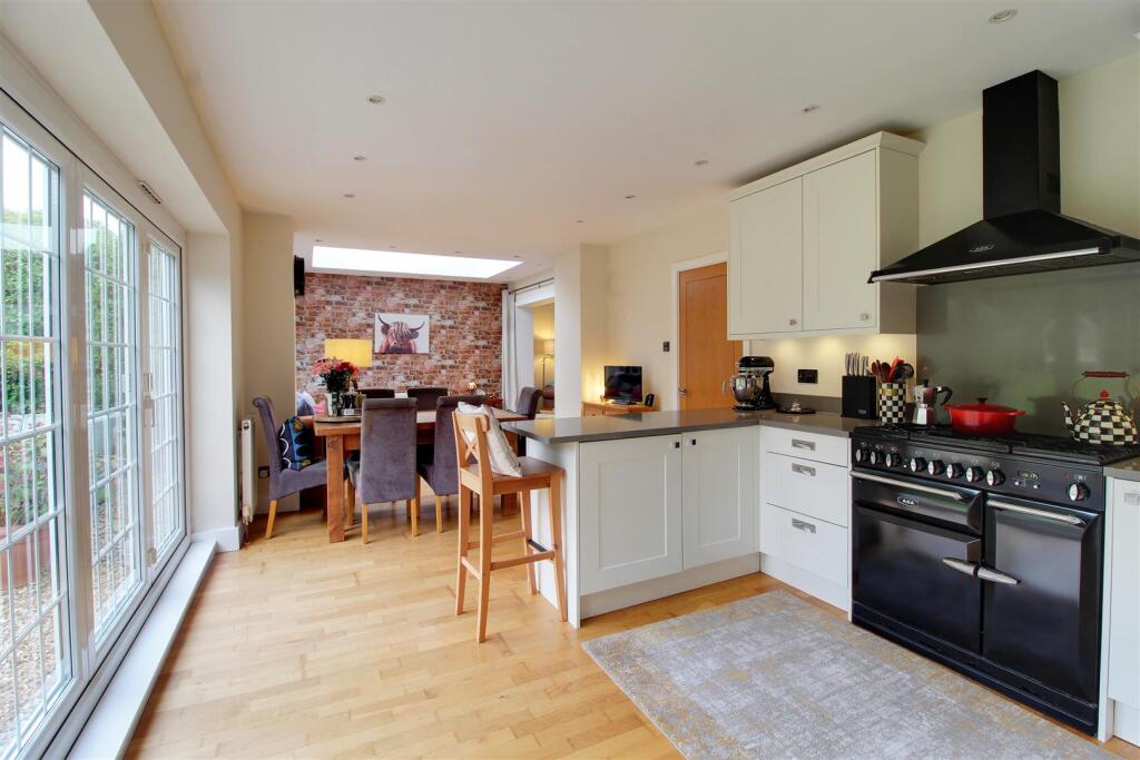 Additional image 13 of Moffats Lane, Brookmans Park