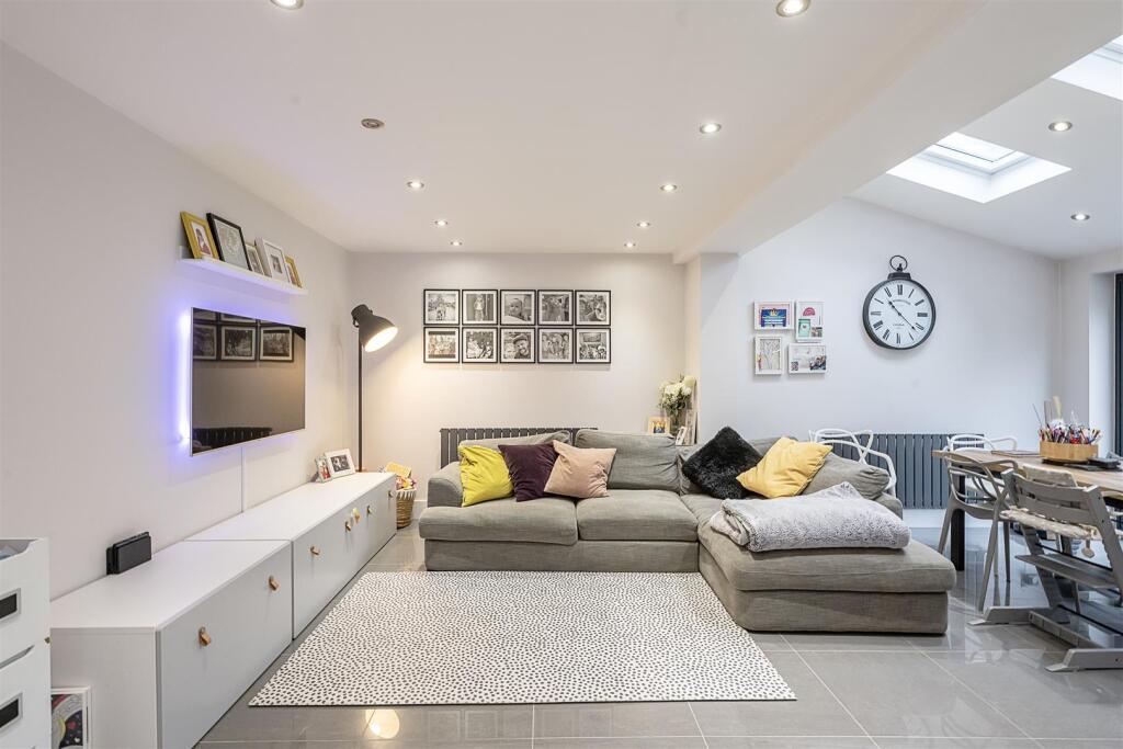 Additional image 14 of Grove Avenue, Harpenden