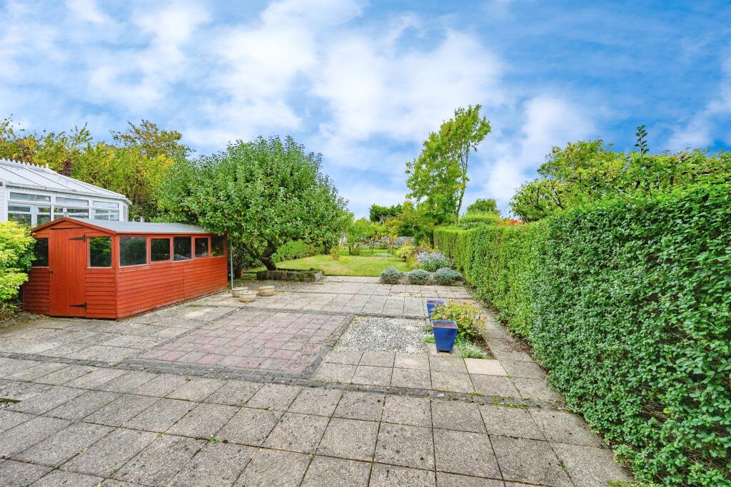 Additional image 16 of Woodfield Way, St. Albans