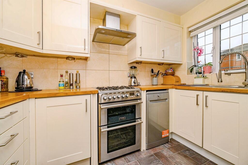 Additional image 3 of Robins Close, London Colney, St. Albans