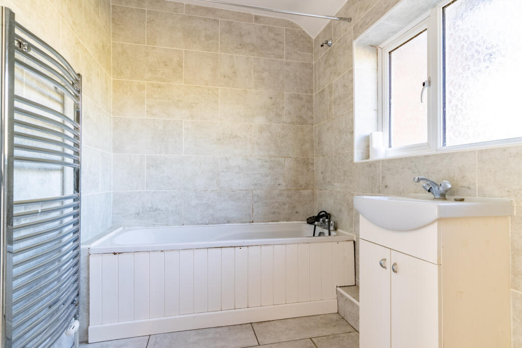 Additional image 10 of Woollam Crescent, St. Albans, Hertfordshire, AL3