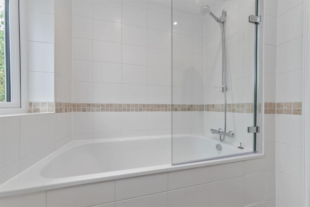 Additional image 47 of Sheppards Close, St Albans