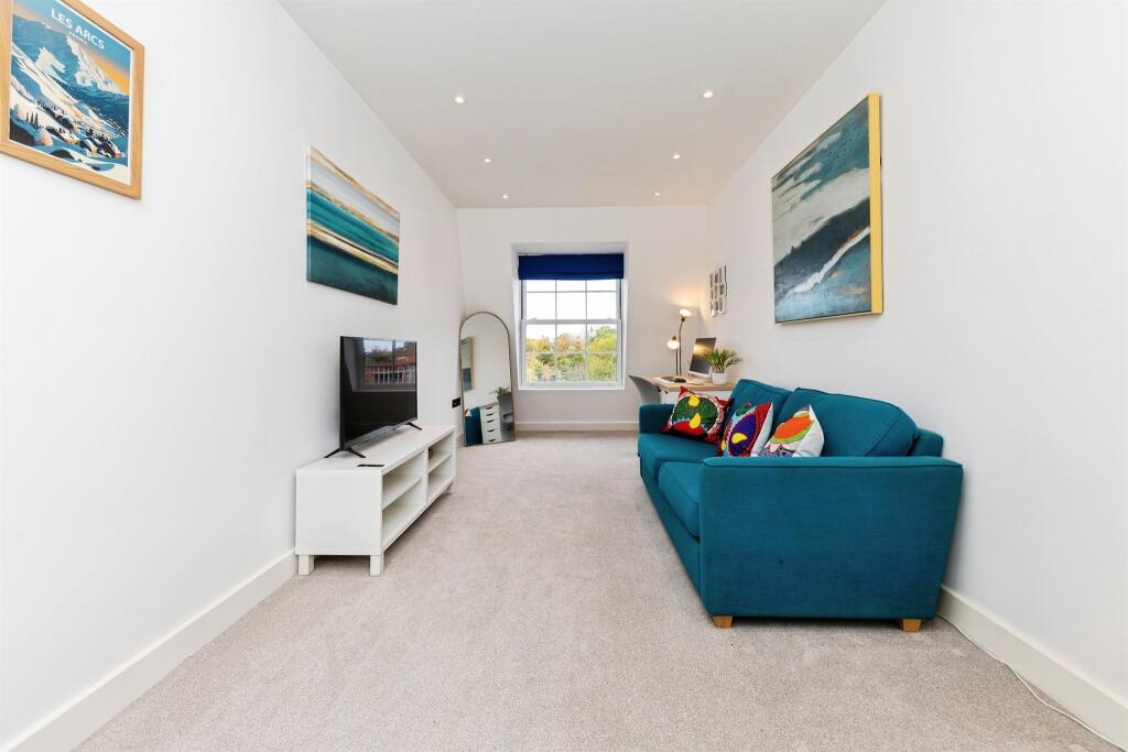 Additional image 12 of Stonehills, Welwyn Garden City