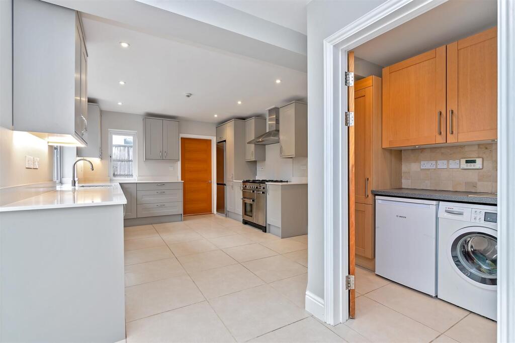 Additional image 4 of Sheppards Close, St Albans