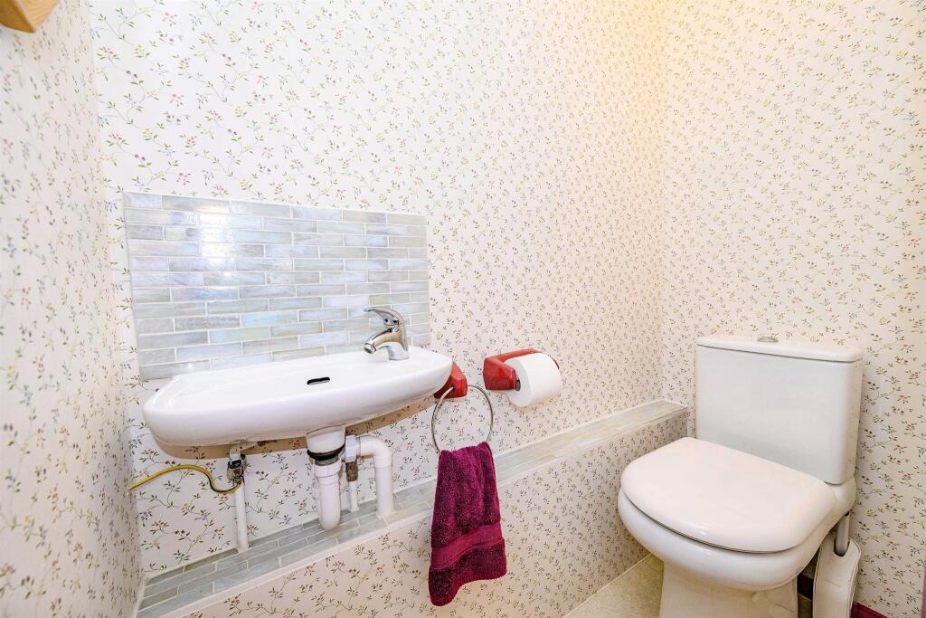 Additional image 13 of Woodfield Way, St. Albans