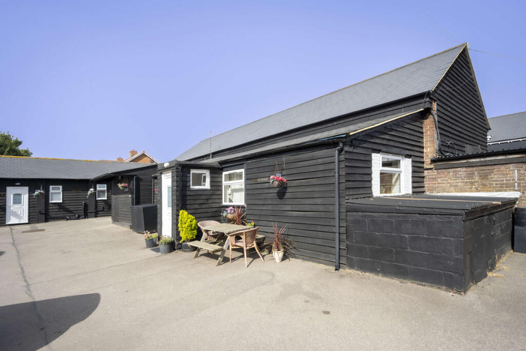 Additional image 31 of Pottersheath Road, Welwyn, AL6