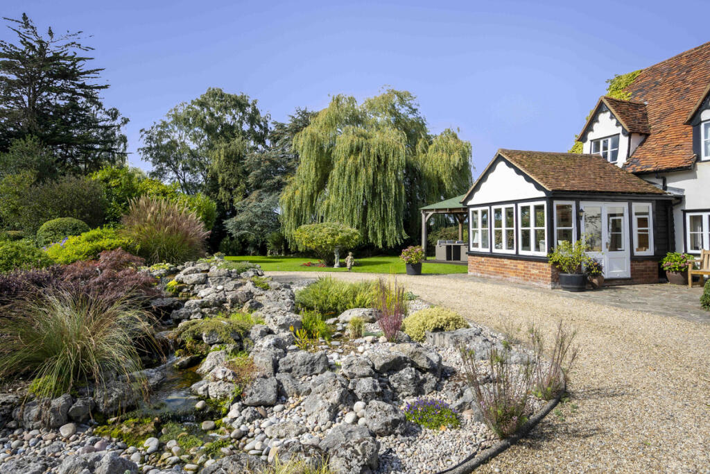 Additional image 27 of Pottersheath Road, Welwyn, AL6