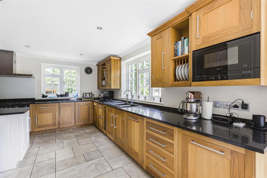 Additional image 6 of Pine Grove, Brookmans Park