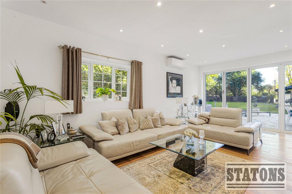 Additional image 28 of Dixons Hill Close, Brookmans Park, Hatfield, Hertfordshire, AL9