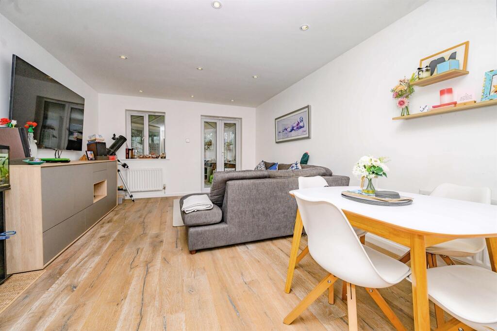 Additional image 5 of Robins Close, London Colney, St. Albans