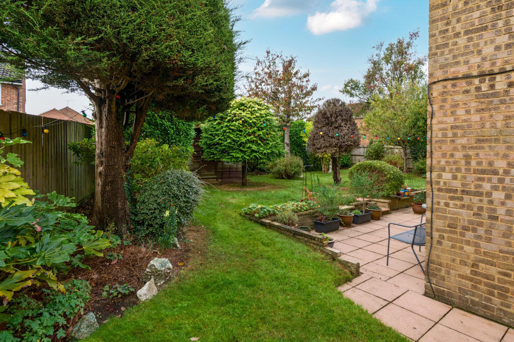 Additional image 10 of Aldwickbury Crescent, Harpenden, AL5