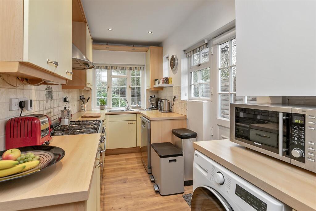 Additional image 21 of Hill End Lane, St Albans