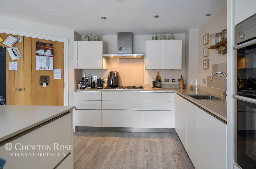 Additional image 10 of Sevenacres, Welwyn