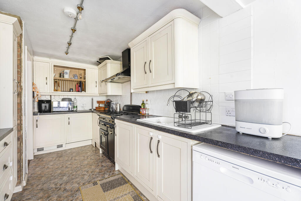 Additional image 2 of Broomhills, Welwyn Garden City, Hertfordshire, AL7