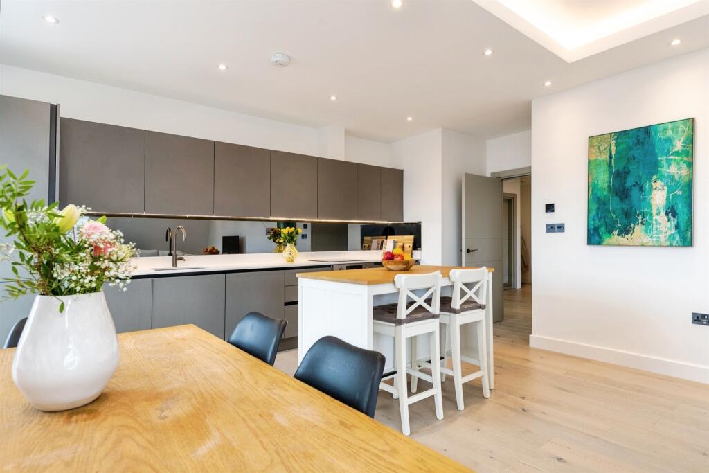 Additional image 3 of Stonehills, Welwyn Garden City