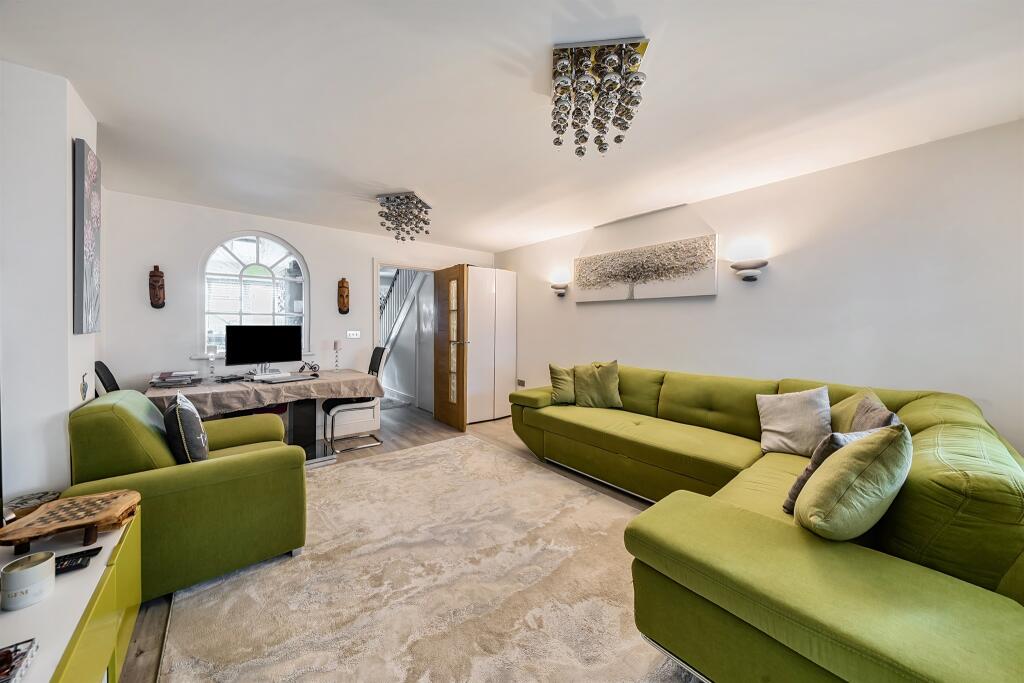 Additional image 17 of Runcie Close, St. Albans