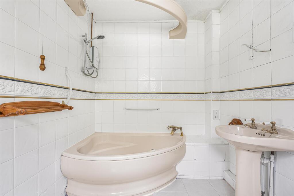 Additional image 15 of Jenning Wood, Welwyn