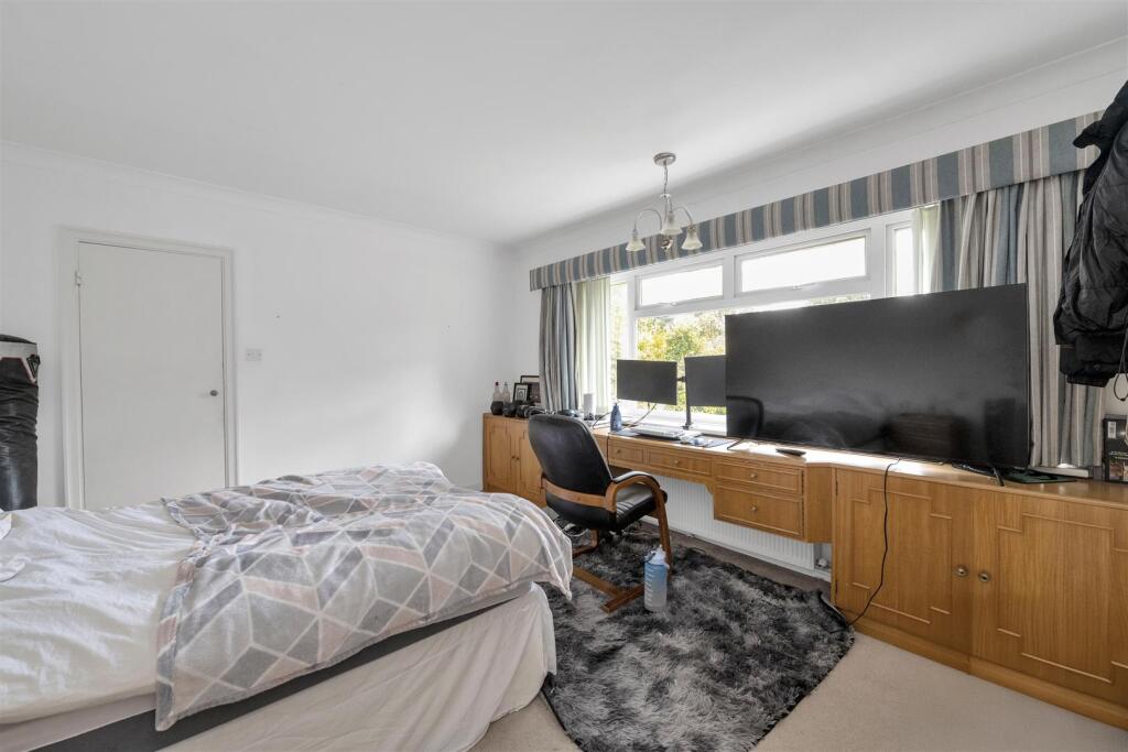 Additional image 7 of Oakfield Road, Harpenden