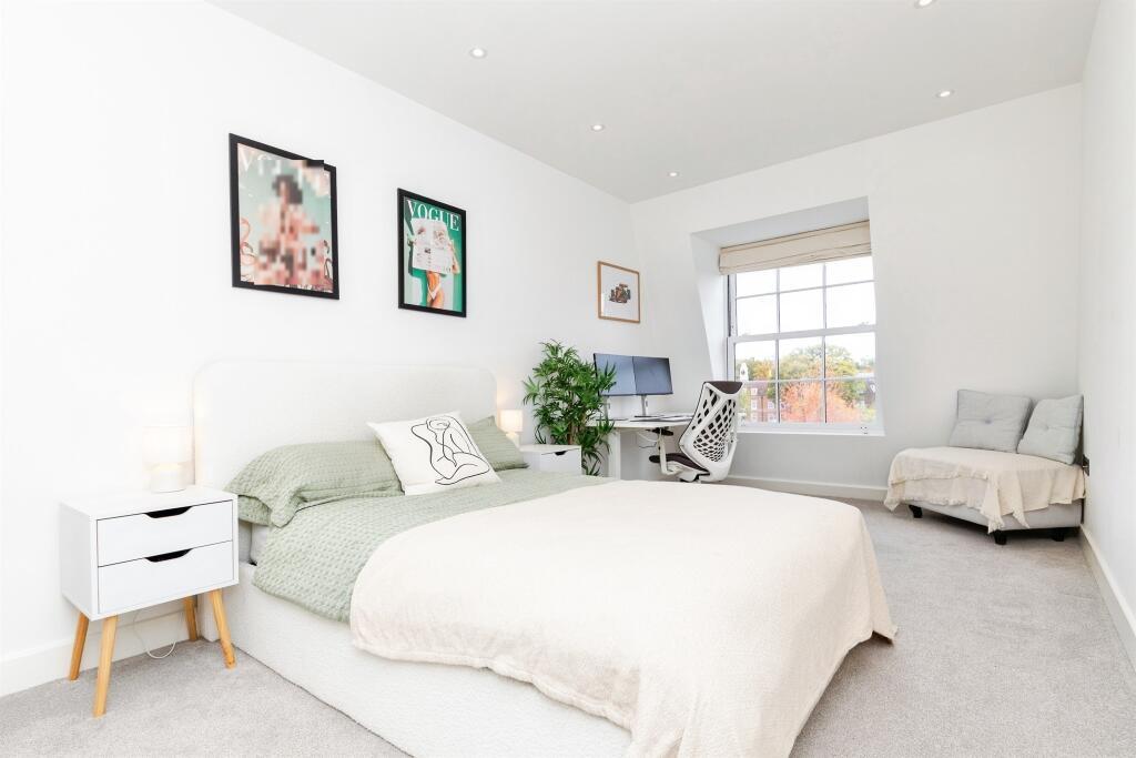 Additional image 11 of Stonehills, Welwyn Garden City