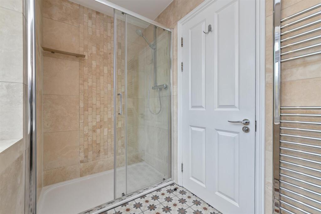 Additional image 52 of Sheppards Close, St Albans