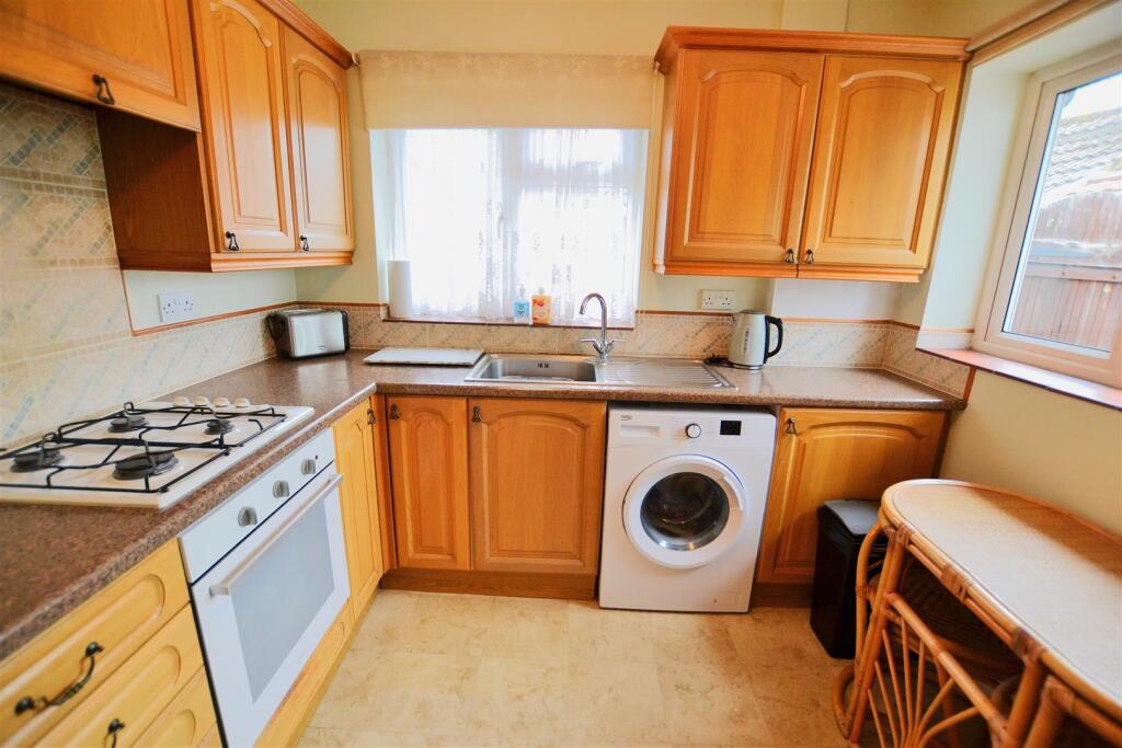 Additional image 14 of Pooleys Lane, Welham Green