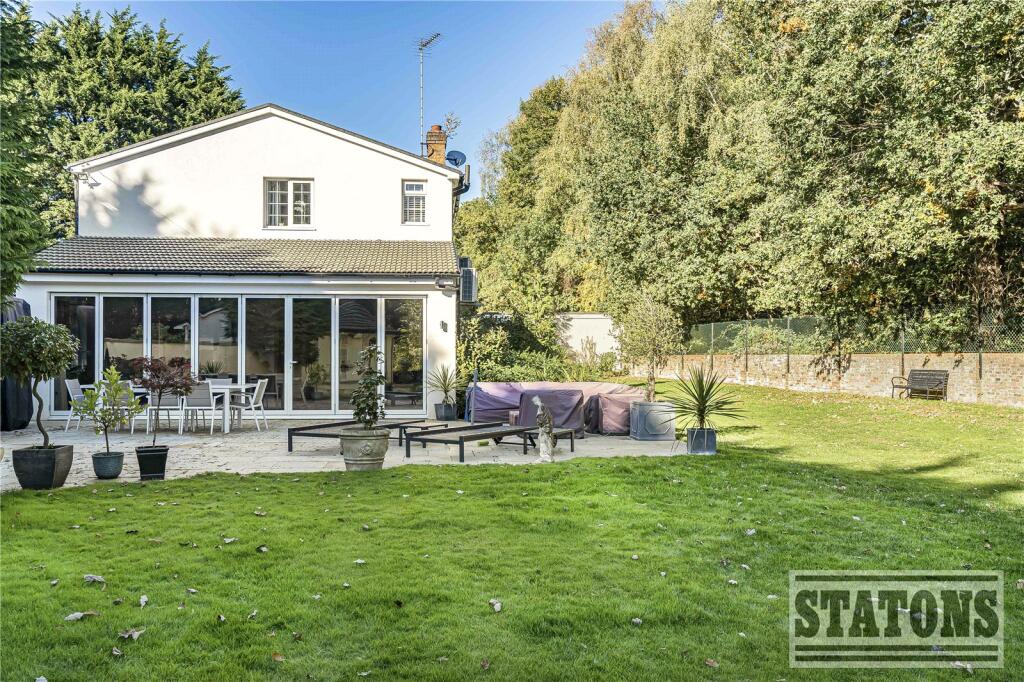 Additional image 24 of Dixons Hill Close, Brookmans Park, Hatfield, Hertfordshire, AL9