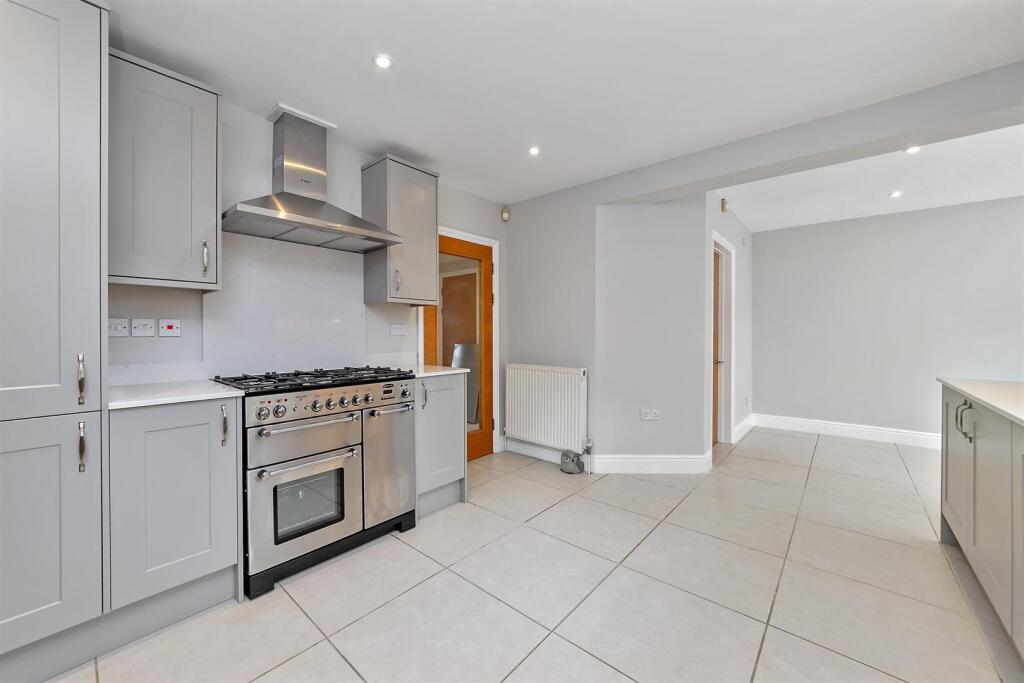 Additional image 34 of Sheppards Close, St Albans