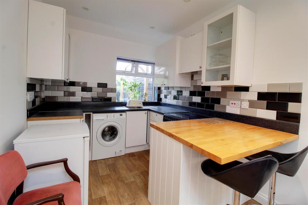 Additional image 30 of Dixons Hill Road, Welham Green