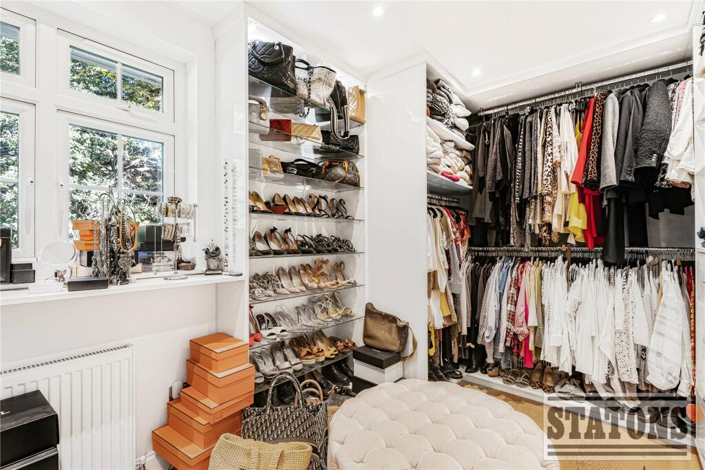 Additional image 17 of Dixons Hill Close, Brookmans Park, Hatfield, Hertfordshire, AL9