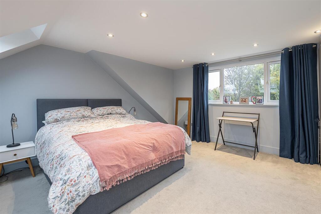 Additional image 4 of Grove Avenue, Harpenden