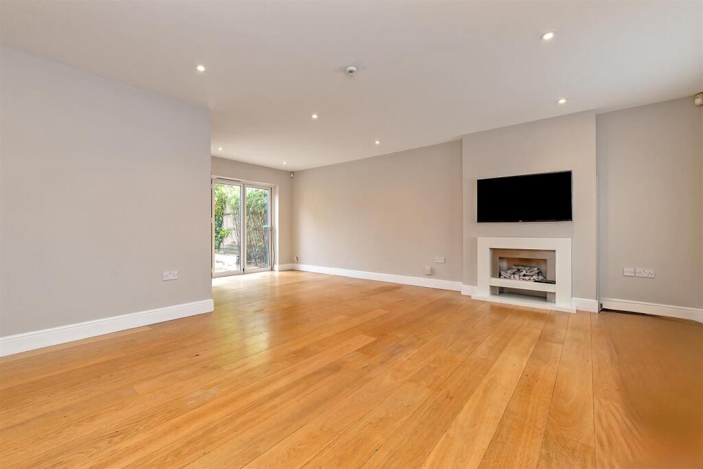 Additional image 30 of Sheppards Close, St Albans